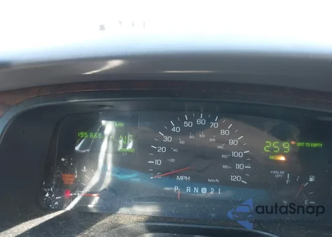 1998 Lincoln Town Car Signature z USA, uszkodzony, nr VIN 1LNFM82W1WY734800